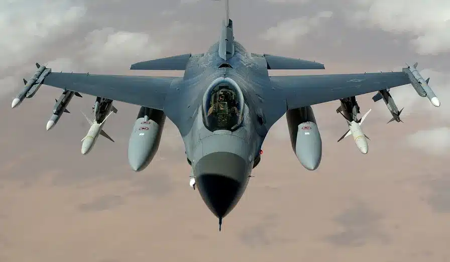 Avances en la industria aeroespacial y desarrollo de aviones de combate