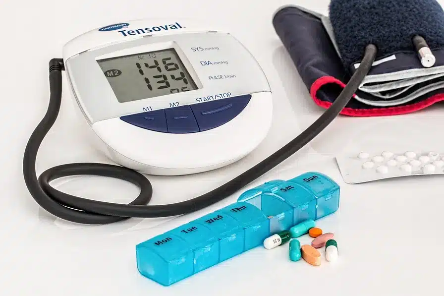 Desarrollo de medicamentos para tratar enfermedades crónicas como la diabetes y la hipertensión