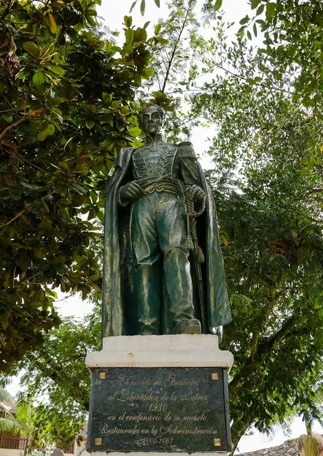 Simón Bolívar fue un líder clave en la independencia de varios países latinoamericanos